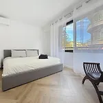 Appartamento Chic Avec Balcon Carré D Or *