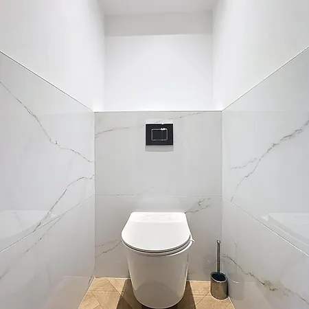 Apartman Chic Avec Balcon Carre D Or