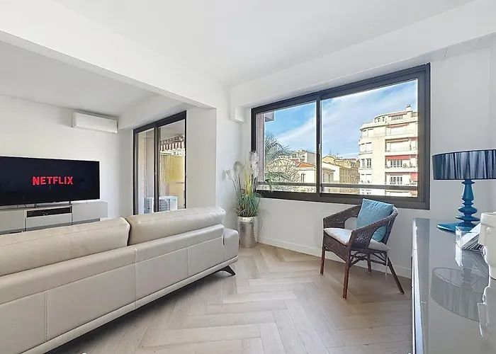 Chic Avec Balcon Carre D Or Apartmán Nice