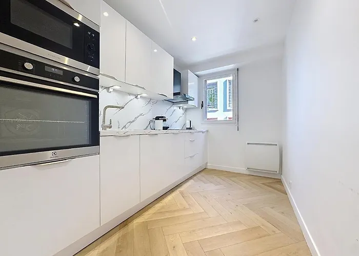 Chic Avec Balcon Carre D Or Apartman *